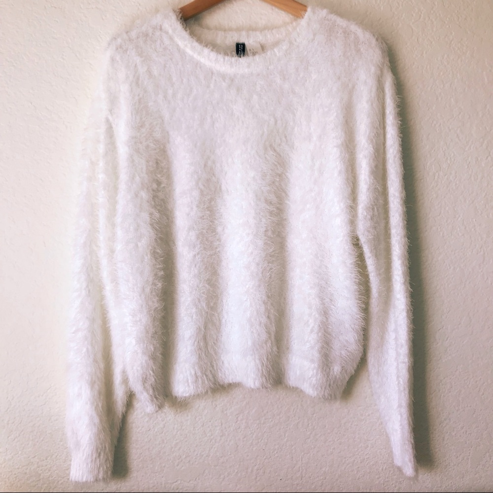 Fuzzy sweater 🍯